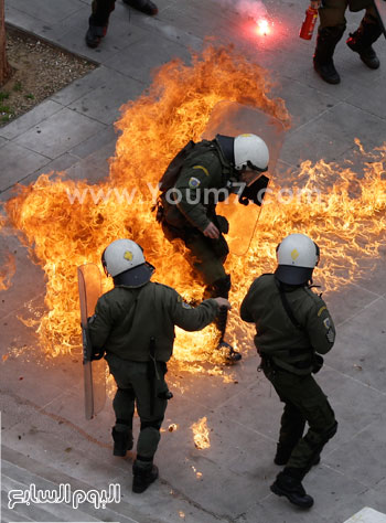 مظاهرات اليونان (2)