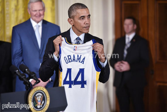 اوباما وفريق كرة السلة (3)