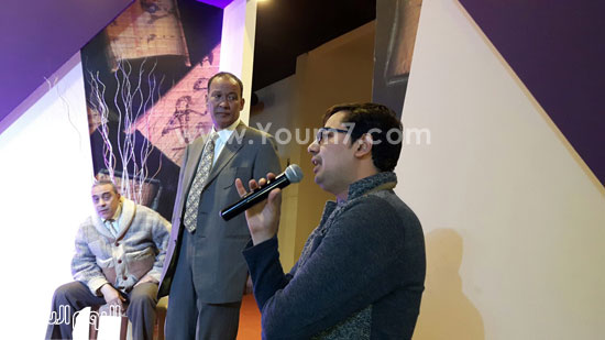 سمير صبرى فى ندوة بمعرض الكتاب (6)