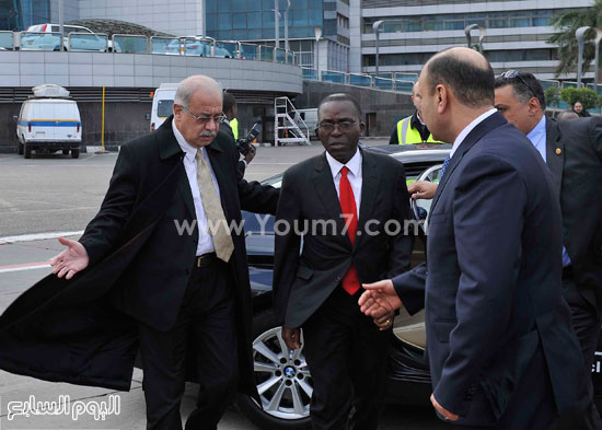 رئيس وزراء الكونغو يغادر القاهره (4)