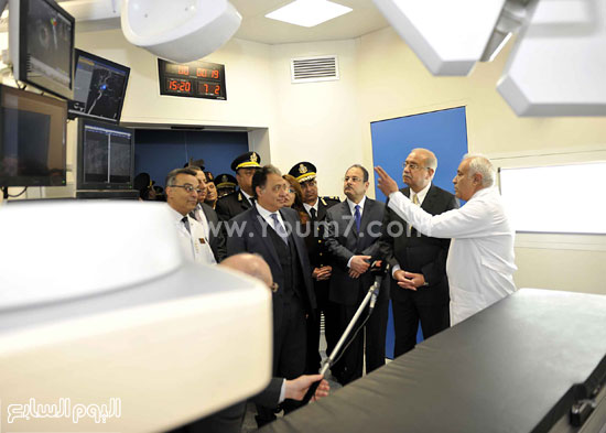 وزارة الداخلية مستشفى الشرطة  اخبار مصر شريف اسماعيل رئيس الوزراء (9)