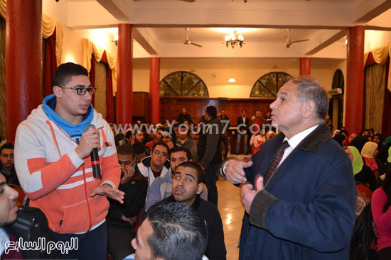 رئيس-جامعة-الإسكندرية--مهارات-الشباب-(3)