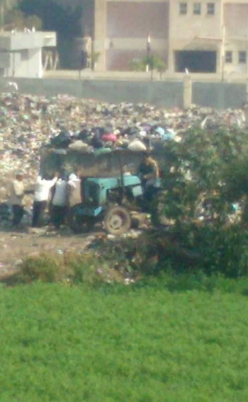 القمامة تحاصر مدارسسبك الأحد (2)