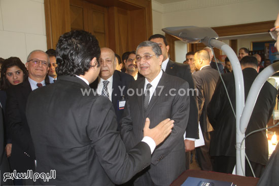 مؤتمر وزارة الاستثمار محمد شاكر وزير الكهرباء (13)