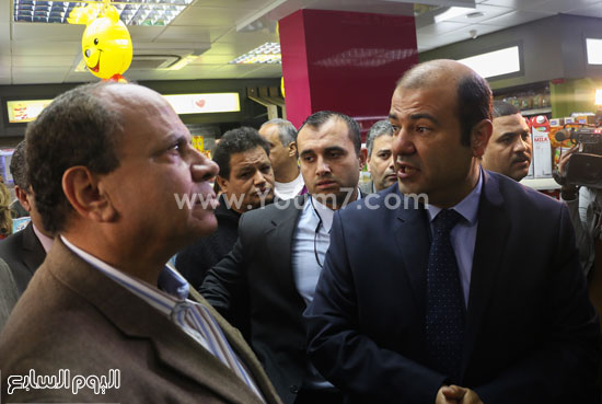 وزير التموين وزير التخطيط  مجمعات استهلاكية جمعيات اسهلاكية الاسكندرية سلع غذائية (2)