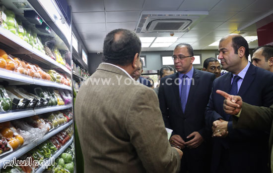 وزير التموين وزير التخطيط  مجمعات استهلاكية جمعيات اسهلاكية الاسكندرية سلع غذائية (6)