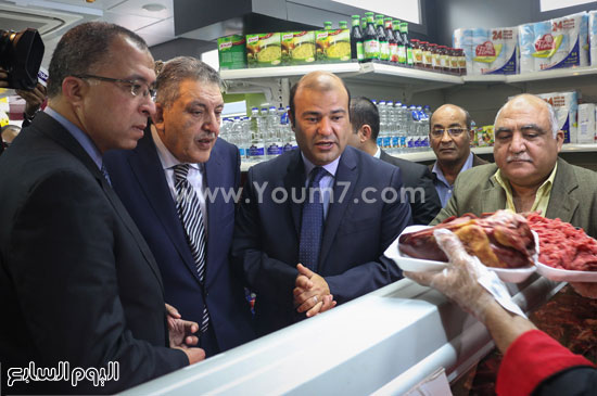 وزير التموين وزير التخطيط  مجمعات استهلاكية جمعيات اسهلاكية الاسكندرية سلع غذائية (8)