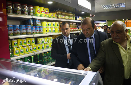 وزير التموين وزير التخطيط  مجمعات استهلاكية جمعيات اسهلاكية الاسكندرية سلع غذائية (14)