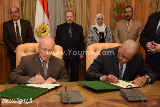 توقيع برتوكول التعاون بين الانتاج الحربى ومحافظة السويس (1)