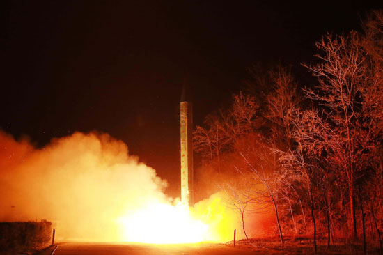 رئيس كوريا الشمالية يأمر بإجراء تجارب نووية جديدة (3)