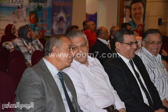 أحمد زكى بدر وزير التنمية المحلية بمؤتمر الجمعية العربية الدولية السابع (7)