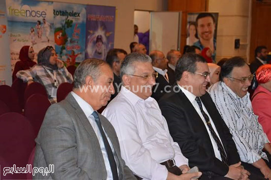 أحمد زكى بدر وزير التنمية المحلية بمؤتمر الجمعية العربية الدولية السابع (8)