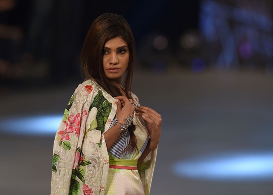 مجموعة صافيناز بأسبوع الموضة الباكستانى (6)
