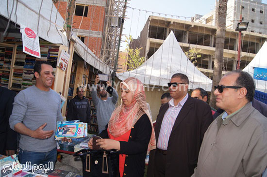 إقبال من أهالى محافظة البحيرة على معرض القاهرة للكتاب بدمنهور (1)