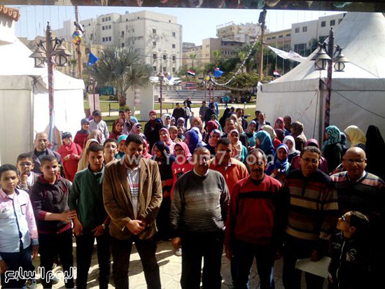 إقبال من أهالى محافظة البحيرة على معرض القاهرة للكتاب بدمنهور (4)