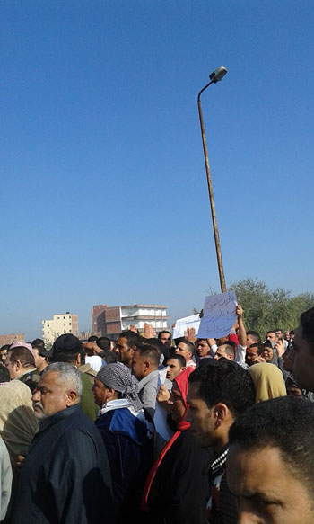 قرية كفر الصارم، سمنود، محافظة الغربية، وقفة احتجاجية، تطوير الطرق (6)