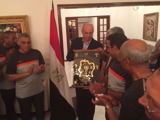 السفارة المصرية بكوت ديفوار، درعاً لنادى إنبى (7)