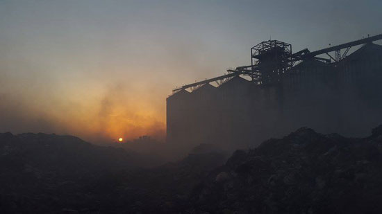 قارئ يشكو حرق القمامة وسط المناطق السكنية بكفر الشيخ (4)