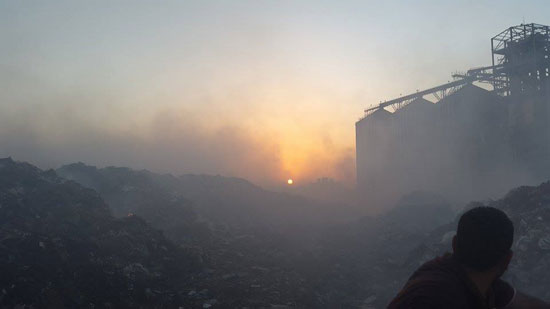 قارئ يشكو حرق القمامة وسط المناطق السكنية بكفر الشيخ (6)