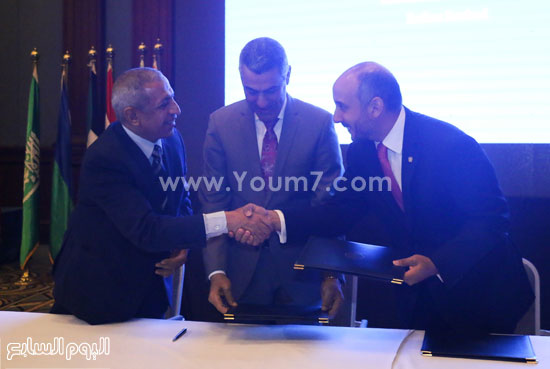 سعد الجيوشى - توقيع اتفاقية النقل البحرى مؤتمر مالوج (3)