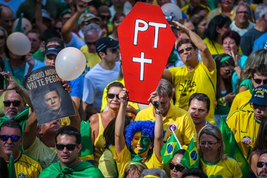 ملايين-البرازيليين-يطالبون-برحيل-الرئيسة-ديلما-روسيف--(3)