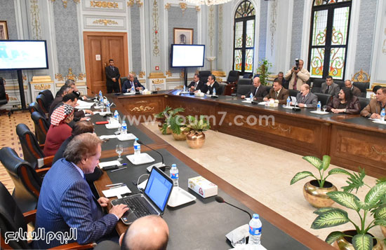 اجتماع رؤساء تحرير الصحف برئيس البرلمان على عبد العال مجلس النواب (2)