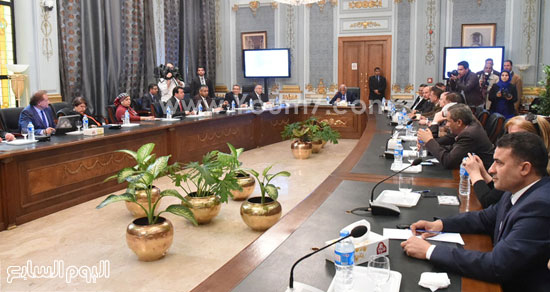 اجتماع رؤساء تحرير الصحف برئيس البرلمان على عبد العال مجلس النواب (5)