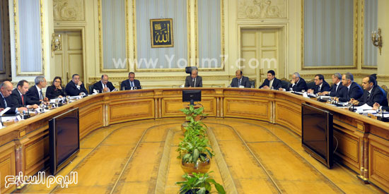 اجتماع المجموعه الاقتصادية شريف اسماعيل مجلس الوزراء ‎ (4)