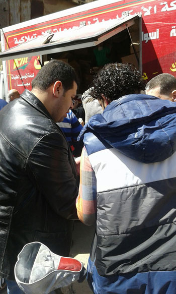 إقبال المواطنين على السلع المدعمة بالإسكندرية (4)