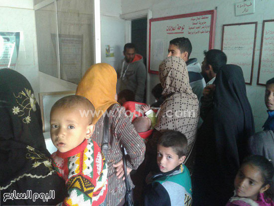 قوافل الإصحاح بجامعة قناة السويس تعالج 410 حالة بقرية رابعة بشمال سيناء (1)