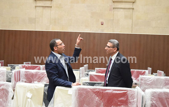 أمين-عام-البرلمان-يصطحب-خالد-صلاح-رئيس-تحرير-اليوم-السابع-فى-جولة-بالمجلس-(2)