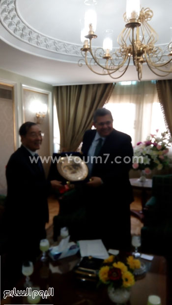 اشرف الشيحى وزير التعليم العالى مع سفير الصين (4)