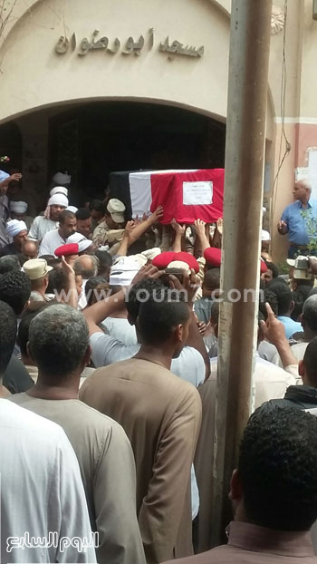 تشيع جثمان الشهيد  المجند عمرو حسين عبد الله السنوسى  (1)