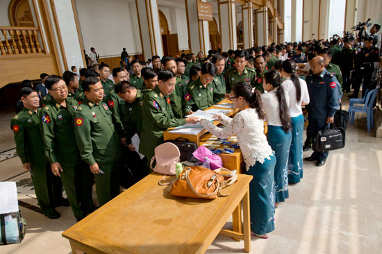 التصويت فى البرلمان البورمى (1)