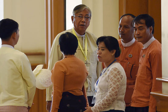 ميانمار،بورما،سوتشى،انتخاب رئيس لبورما،هتين كياو (10)