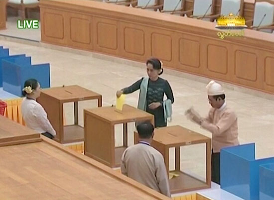 ميانمار،بورما،سوتشى،انتخاب رئيس لبورما،هتين كياو (19)