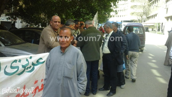 العاملون بشركة النيل وقفة احتجاجية - حليج الأقطان  (3)