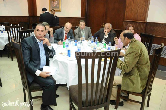 شريف فتحى اجتماع رؤساء القطاعات (الشركة القابضة مصر للطيران (10)