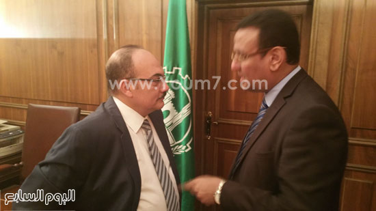 اجتماع محافظ الدقهليه مع عضو مجلس النواب عن دائره قسم اول شبرا (1)