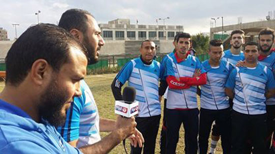 محمد-شوقى-مع-لاعبى-المريخ-البورسعيدى-(1)