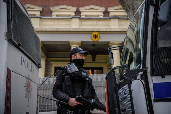 ألمانيا تغلق سفارتها وقنصليتها العامة فى تركيا خوفا من هجوم محتمل (4)
