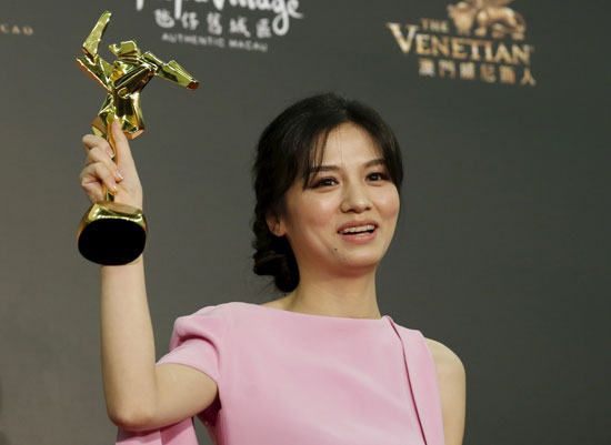 فوز-التايوانية-شو-كى-بجائزة-أفضل-ممثلة-فى-حفل-Asian-Film-Awards-(18)