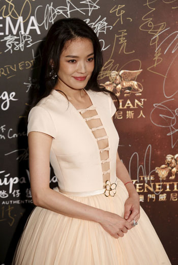 فوز-التايوانية-شو-كى-بجائزة-أفضل-ممثلة-فى-حفل-Asian-Film-Awards-(11)