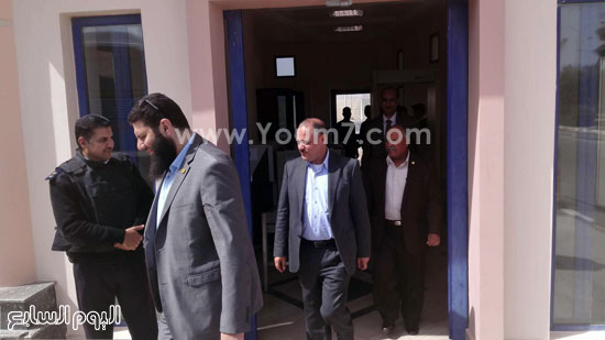 وصول نواب البرلمان لمطار مرسى علم لتفقد قرى حلايب وشلاتين (5)