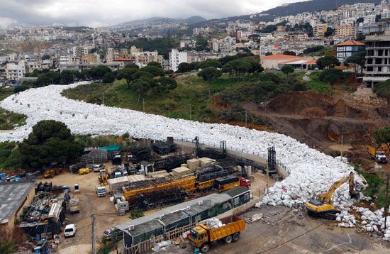 رفع النفايات خارج بيروت (5)
