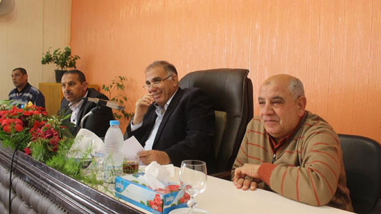 رؤساء مدن دسوق وفوه مع الأهالى لبحث مشاكلهم (1)
