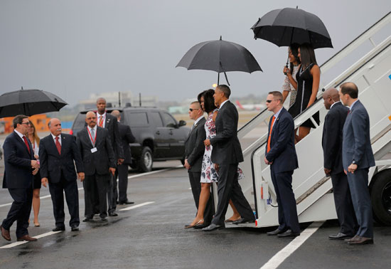 أوباما-يصل-كوبا-فى-أول-زيارة-لرئيس-أمريكى-منذ-88-عامًا--(1)