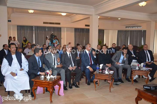وفد اللجنة البرلمانية ينطلق من مرسى علم لتفقد مدينة شلاتين (1)
