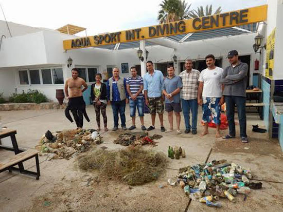 حملة نظافة لمناطق الغوص بمحمية أبو جالوم بطابا (3)