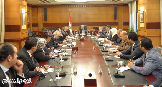 شريف اسماعيل اجتماع نواب محافظة الجيزه أعضاء مجلس النواب (2)